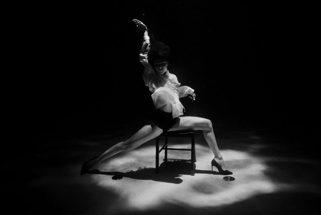 AMA (2018), réali- sation et danseuse Julie Gautier.